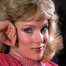 Grief-stricken Naomi Watts inherits massive Great Dane in exclusive “The  Friend” first look