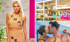 See more of love island australia on facebook. Nine Confirms Love Island Australia Will Film On The Gold Coast For 2021 Season Daily Mail Online