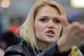 Stillen beim Frisör: Sara Kulka sorgt mit neuem Foto für Diskussionen