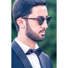 اليوم بلغ هادي السابعة والعشرين وهو على مسافة أشهر من نيل شهادة الدكتوراه  جميل أن يكون أولادك شباباًإلى جانبك ما أتمناه أن يحفظ الله أولاد الجميع فهم  أجمل شيء في الدنيا