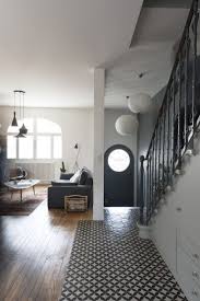 Art nouveau grey, bone, burgundy 20×20. Fusion D Renovation D Une Maison Art Deco Bordeaux Maison Art Deco Deco Maison Deco Entree Maison