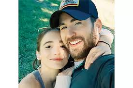 Chris Evans Menikah dengan Alba Baptista, Wujudkan Mimpi Membangun Keluarga 