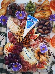 Hausgemachte antipasti werden gäste auch hierzulande begeistern. Eine Fruhlingshafte Antipastiplatte Fur Jede Gelegenheit Enthalt Werbung Marry Kotter