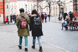 Here, we have the finest collection of top cute text messages and sayings to make her smile. 15 Easy Ways To Make Your Girlfriend Smile When She S Sad