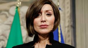 Anna Maria Bernini ospite di Fabio Fazio: la laurea in Giurisprudenza, la  politica fin da giovane e il ruolo nel governo Meloni