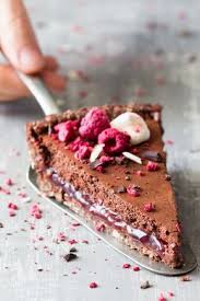Vegan Chocolate Mousse Raspberry Tart Almost Raw Recette Chocolat Vegan Recette Dessert Chocolat