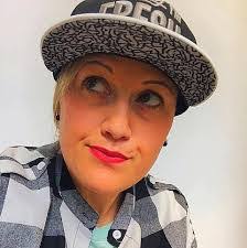 Lisa Mion's Instagram, Twitter & Facebook