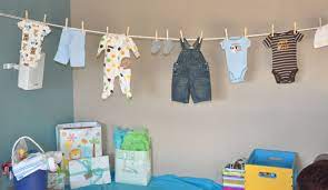 Use our cuddly clothesline custom baby shower invitation for your baby shower! Clothesline Baby Shower Google Search Zur Geburt Junge Geschenke Fur Babyparty Babyparty Wascheleine
