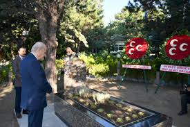 Devlet Bahceli Alparslan Turkes In Mezarini Ziyaret Etti