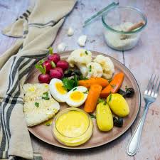Aioli Morue Et Petits Legumes La Cerise Sur Le Maillot Recette Aioli Idee Recette Morue