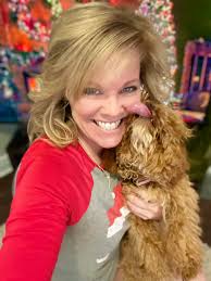 Merry Christmas from Jen and Hope! -she's blowing a kiss😘