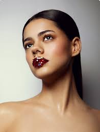 I have a huge ad campaign coming up in April for my clothing brand and  would really love to see if anyone in here would be interested in modeling?  It's a 2000s