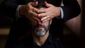 Juan pablo olyslager, mauricio armas, diane bathen and others. Temblores 2019 Film Trailer Kritik