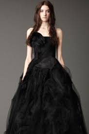 Siyah Gelinlik Modelleri Http Www Kadincaweb Net Siyah Gelinlik Modelleri Wedding Wed Wedding Dresses Vera Wang Black Wedding Dresses Gothic Wedding Dress
