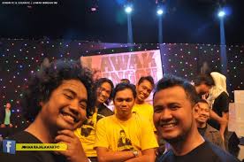 Beliau mengacarakan program realiti raja lawak sejak musim kedua setelah memenangi tempat ketiga pada musim pertama. Facebook