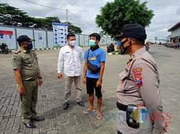 Pengumuman pembukaan penerimaan cpns pemerintah kabupaten kediri (pemkab kediri) akan diumumkan lewat situs web resmi penerimaan. Ppkm Mikro Tahap Ii Satpol Pp Blitar Gencarkan Operasi Yustisi Jatim Times