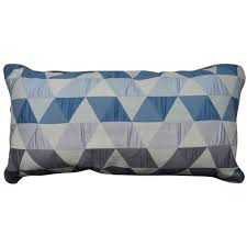 Coussin Triangles Petrole 30 X 60 Cm Coussin Triangle Motif Bleu Violet Sombre Retro Decoration Inspiration Habitat Coussin Triangle Coussin Housses
