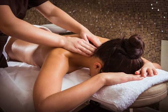 10 Types of Body Massages & Their Benefits