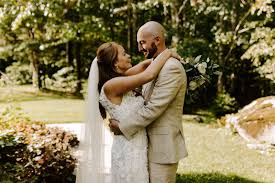 Erica and bobby's love for modern and minimalistic design was perfect for their one eleven east wedding. Connecticut Weddings Connecticut Wedding Planner Designer Pearl Weddings Events Blog To Help You Plan