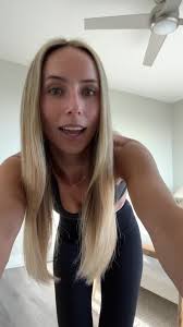 stop what you’re doing and go buy this please !!!! i also love this in the  green color. you’ll thank me later #activewear #matchingset #splits59