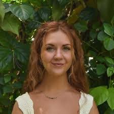 Leanne Hankins's Instagram, Twitter & Facebook