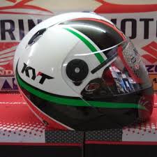 Namanya kyt thunder flash, secara tampilan saja sudah wah om, pake carbon fiber dan sentuhan logam belakang kiri spoiler helm kyt thunderflash. Jual Helm Kyt X Rocket World Class Helmet White Mix Red Green Di Lapak Perintis Terpercaya Bukalapak