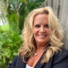 Carrie Burdick's Instagram, Twitter & Facebook