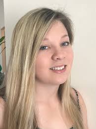 Caroline Snell's Instagram, Twitter & Facebook