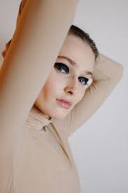 SICKY — The Apartment