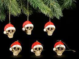 Check spelling or type a new query. Christbaumkugeln 6er Set Totenkopfe Mit Weihnachtsmutze Www Figuren Shop De