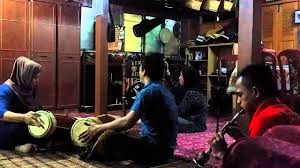 Gendang silat merupakan alat musik khas masyarakat melayu bengkalis, salah satu kabupaten yang terletak di provinsi riau. Lagu Silat By Farhan Izahab