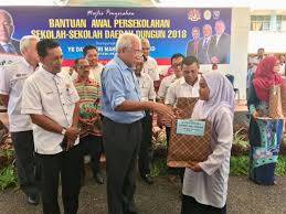 Maklumat mengenai negeri terengganu, pekerjaan, rakyat, lokasi perlancongan, makanan, pantai dan pelbagai. Bantuan Persekolahan Kpm 2018 Memanfaatkan Golongan Sasar Rencana Gps Bestari