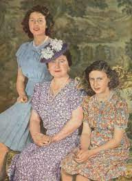1944 Princess Elizabeth With Her Mother Queen Elizabeth I Sister Princess Margaret Queen Elizabeth Royal Family Her Majesty The Queen