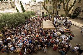 Carte blanche à virginie despentes en direct du jardin de la. Jardin Ceccano Festival D Avignon
