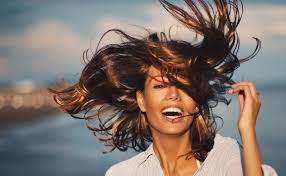 Die farbe macht jünger und sticht sofort. Die Haarfarben Trends 2019