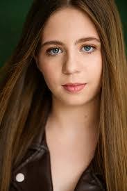 Laura Devere's Instagram, Twitter & Facebook