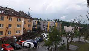 Čtyři obce na jižní moravě zasáhlo tornádo, zničilo hrušky. 6tzdta Deog0 M