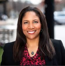 Crystal Braddock's Instagram, Twitter & Facebook