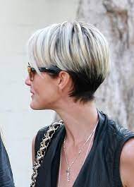 Resultat De Recherche D Images Pour Coupe Cheveux Laeticia Hallyday Coupe De Cheveux Coiffures Blondes Courtes Coiffure Courte