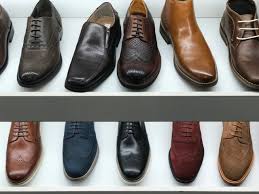 In other words, the brunette is recommended to match olive with intensive colors. How To Match Dress Shoes With A Suit Like A Style Ninja Kalibrado