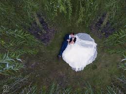 Best Wedding Photos From Around The United States In 2017 Drone Photography Wedding Wedding Photography Poses Fun Wedding Photography