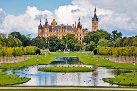 Schwerin Palace Schweriner Schloss Also Often Referred To As Schwerin Castle Is Undoubtedly One Of The Finest Survivin Germany Castles Schwerin Day Trips