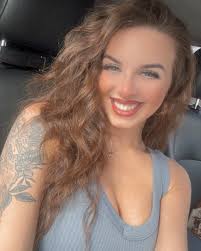 Hal🦋🌟 (@iam_hal_) • Instagram photos and videos