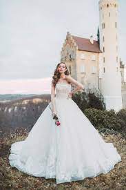 Maybe you would like to learn more about one of these? Brautmode Von Disney Fur Alle Braute Die Sich Wie Cinderella Belle Oder Jasmine Fuhlen Wollen Vogue Germany