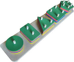 De acordo com a forma geométrica e a cor sorteada, o aluno deverá completar a cartela. Jogo Tabuleiro Brinquedo Encaixe Forma Geometrica Elo Novo Www Elonovoartesanatos Com Br