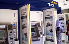 Demikian berbagai ulasan tentang cara mengetahui pin atm. Cara Mengambil Uang Di Atm Mandiri Tarik Tunai Dengan 3 Metode