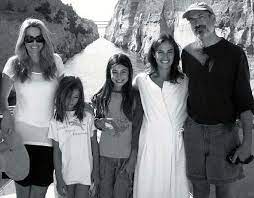 The coldness from her father and his new family — wife laurene powell and their three children, eve, reed and erin jobs — remained in fact it will make you a better person. What Does Steve Jobs Daughter Erin Siena Do Wiki Net Worth Family Siblings Reed And Eve Jobs College