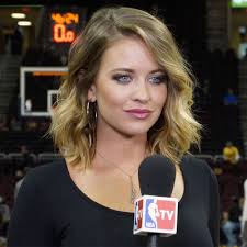 Kristen Ledlow's Instagram, Twitter & Facebook