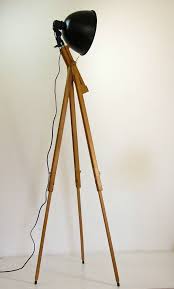 Tripod Stehlampe Scheinwerfer Stehleuchte Dreibein Holz Stativ Lampe Retro 60er In Antiquitaten Kunst Design Stil 1950 1959 Stehlampe Lampe Design Lampen