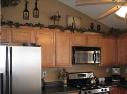 If ever there was a kitchen decorating style meant to feel more warm and welcoming, the country kitchen is it. Kitchen Decor Theme Ideas Whaciendobuenasmigas